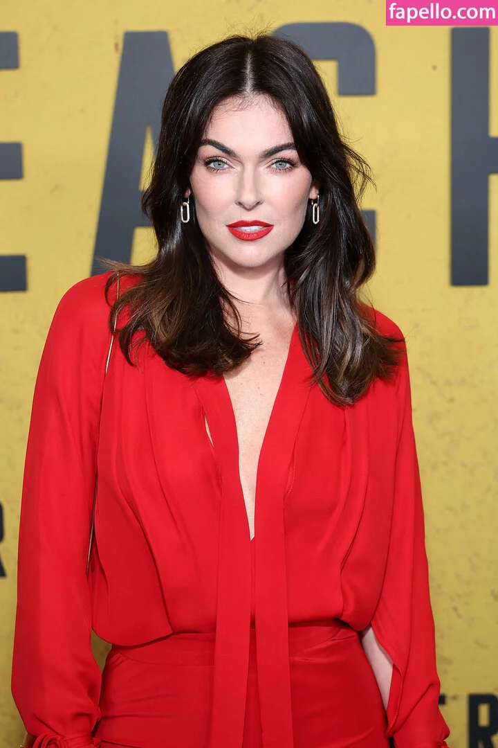 Serinda Swan / serindaswan Onlyfans Photo Gallery 