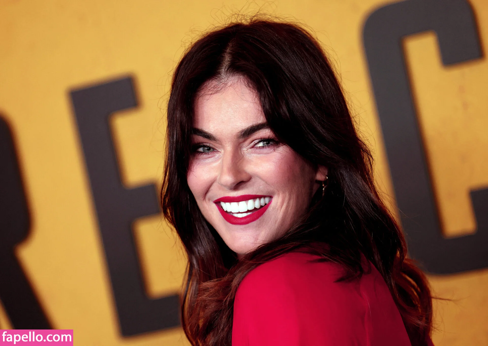 Serinda Swan / serindaswan Onlyfans Photo Gallery 