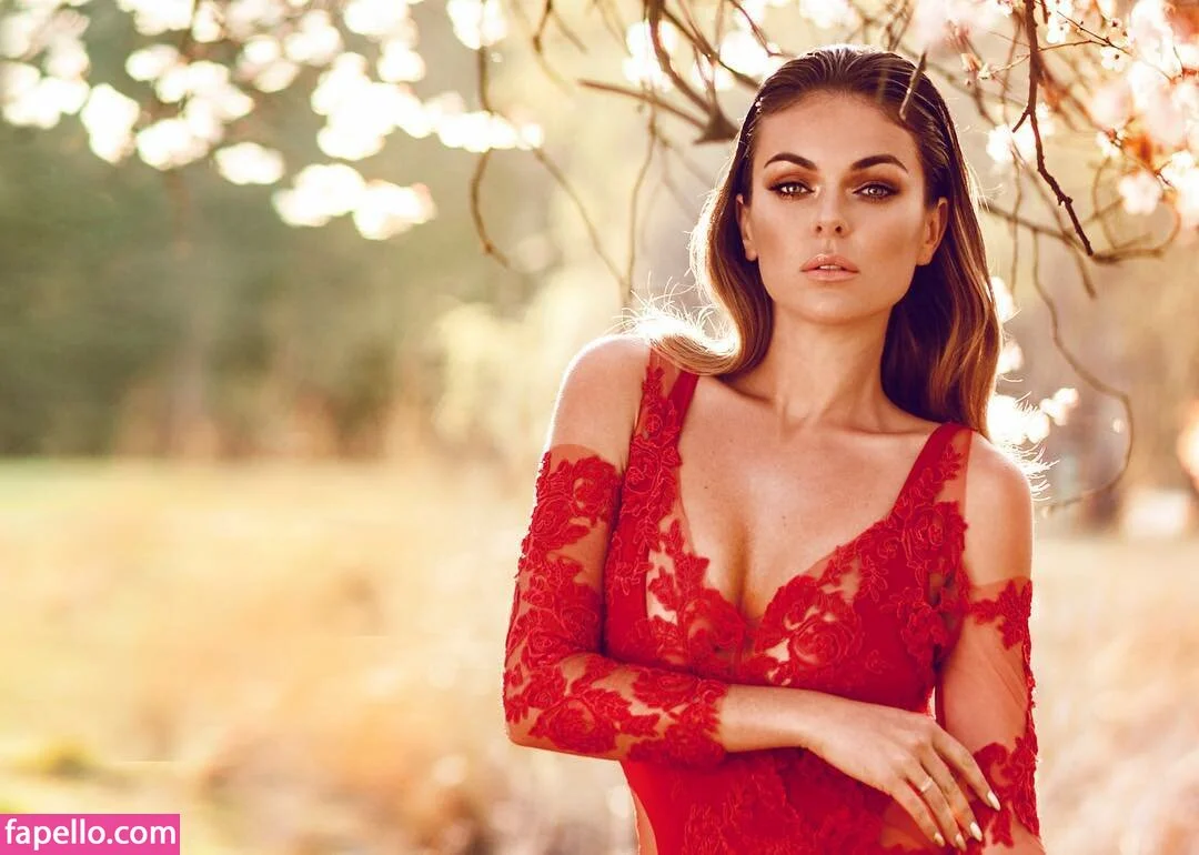 Serinda Swan / serindaswan Onlyfans Photo Gallery 