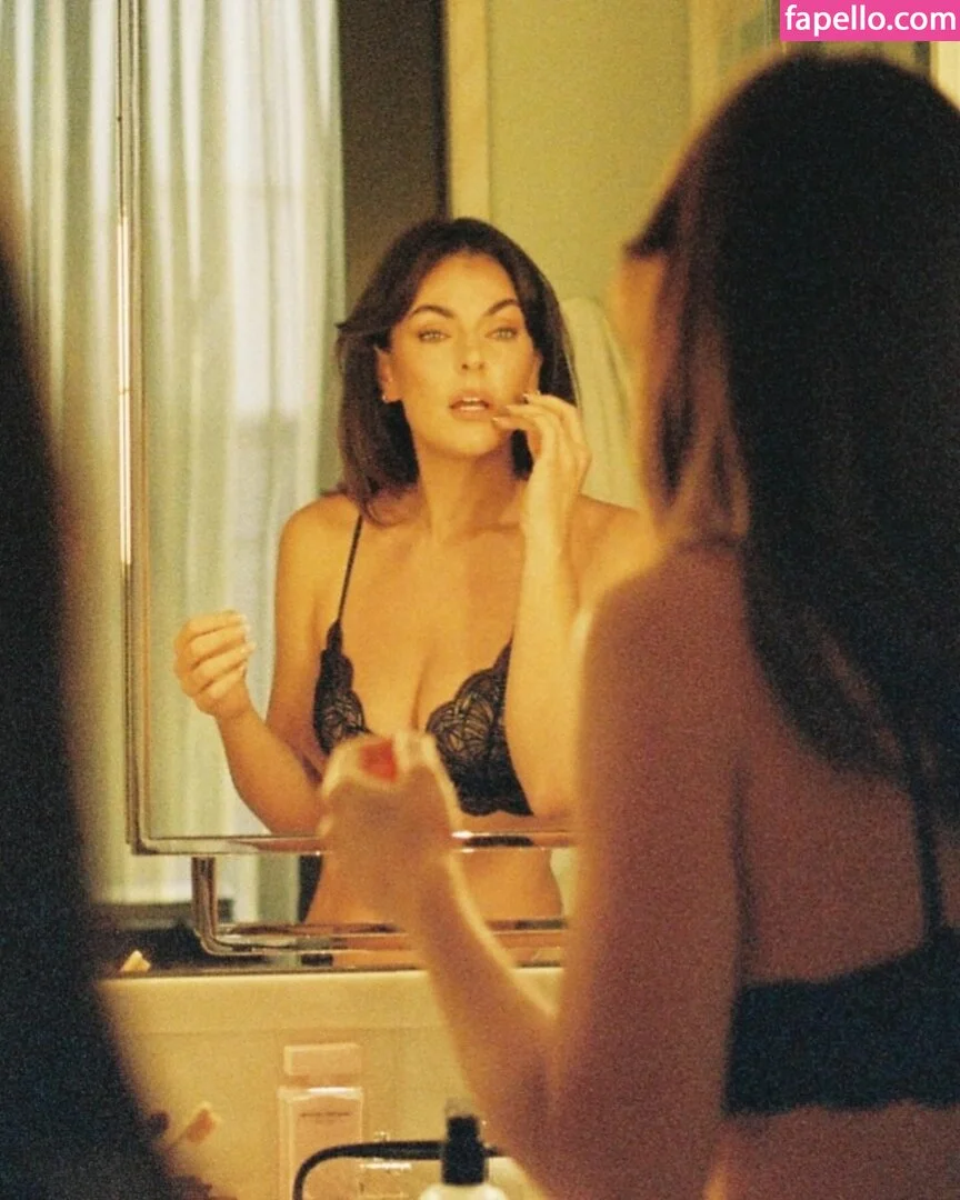 Serinda Swan / serindaswan Onlyfans Photo Gallery 