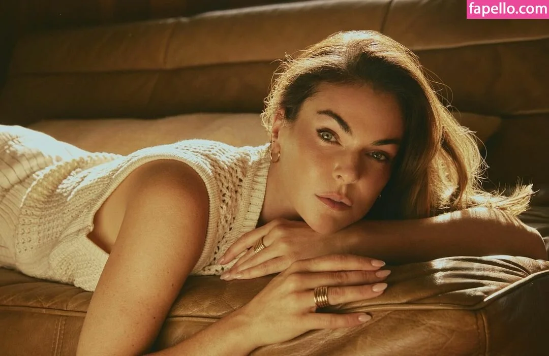Serinda Swan / serindaswan Onlyfans Photo Gallery 