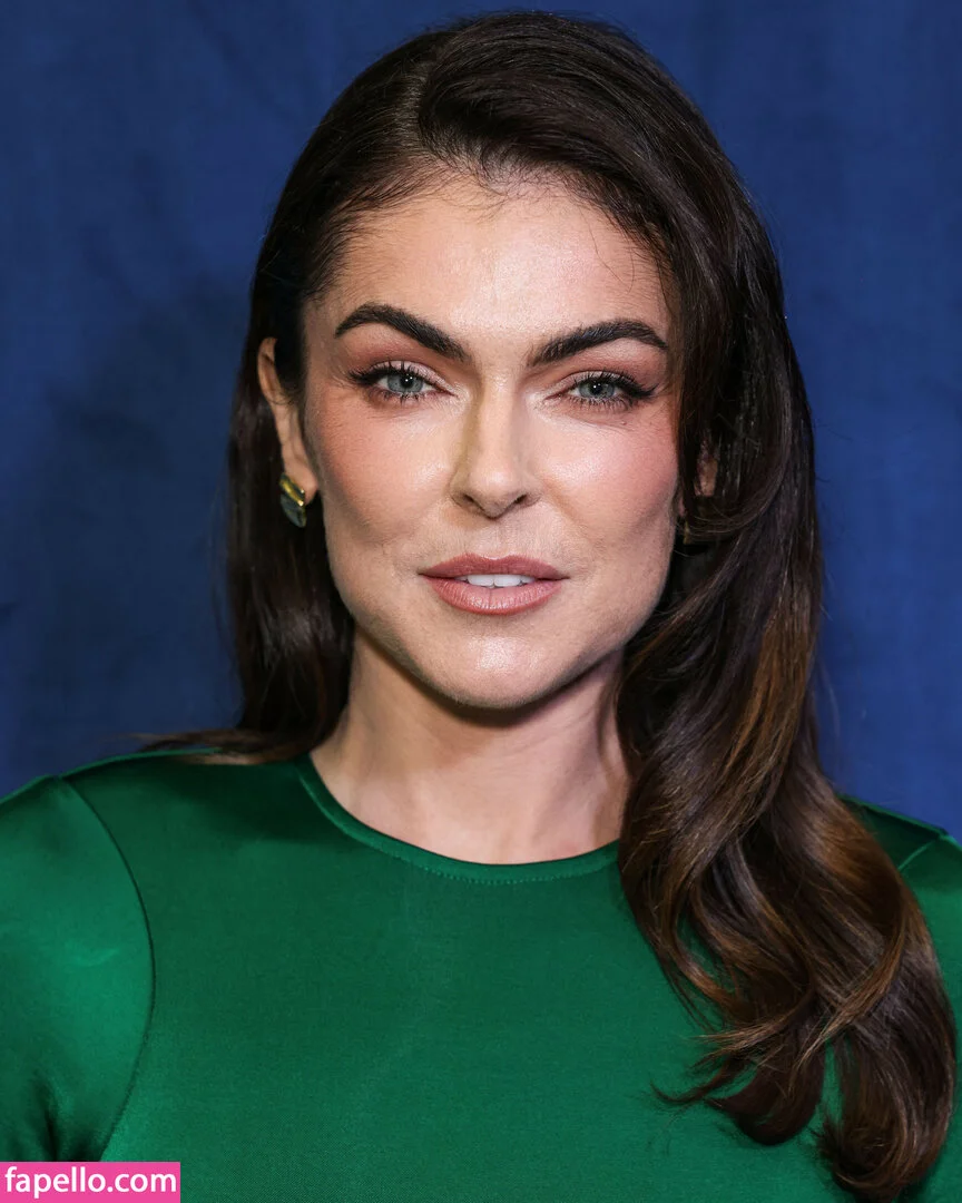 Serinda Swan / serindaswan Onlyfans Photo Gallery 
