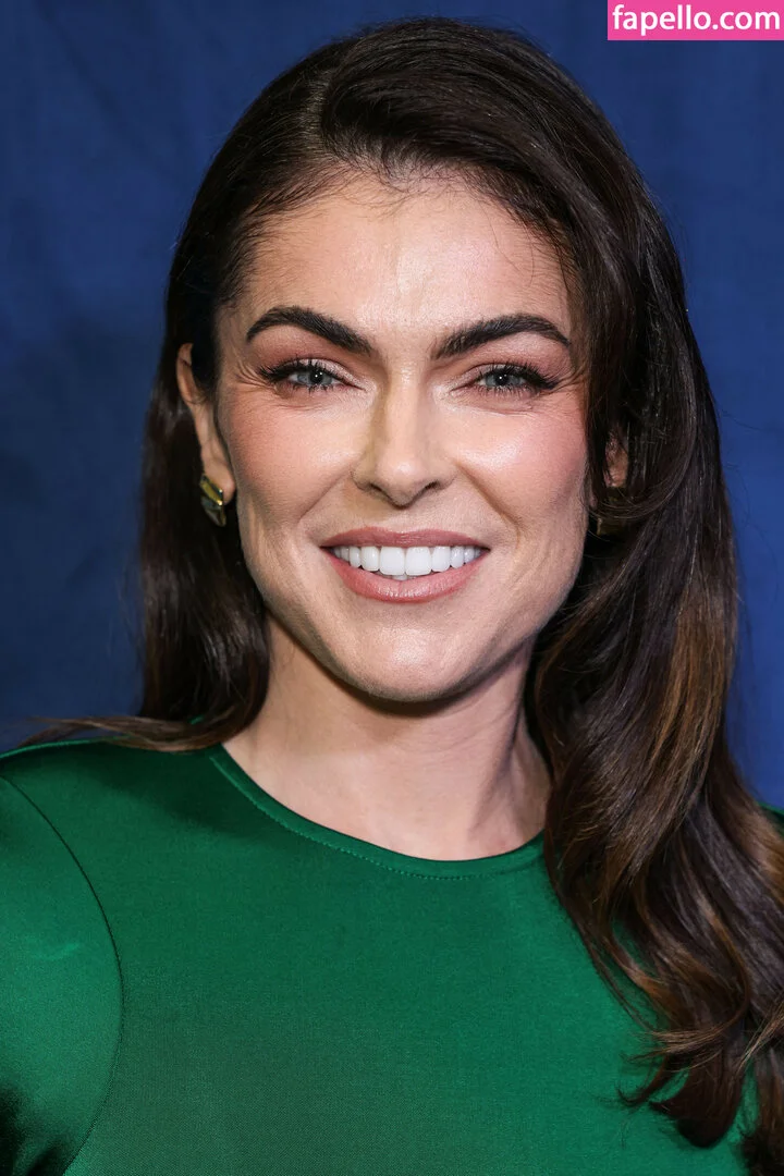Serinda Swan / serindaswan Onlyfans Photo Gallery 