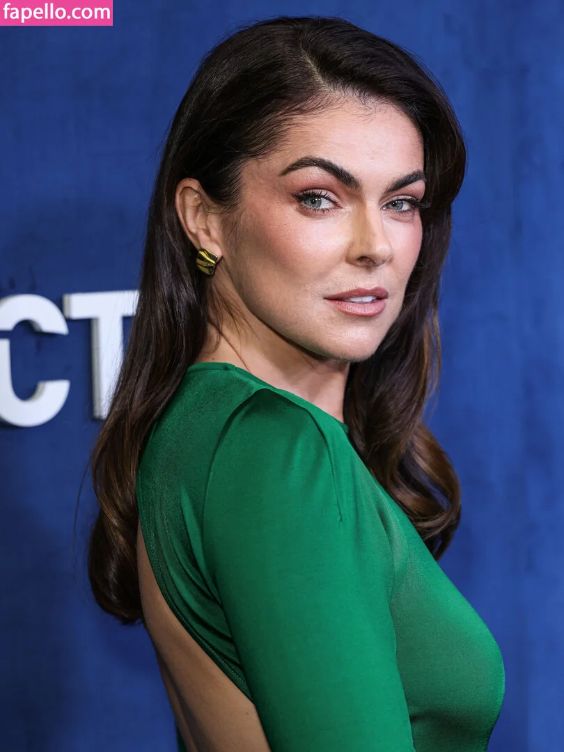 Serinda Swan / serindaswan Onlyfans Photo Gallery 