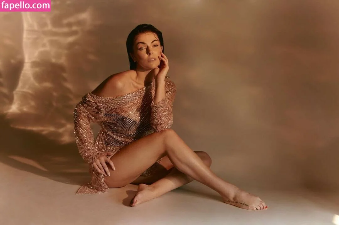 Serinda Swan / serindaswan Onlyfans Photo Gallery 