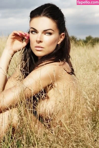 Serinda Swan / serindaswan Onlyfans Photo Gallery 