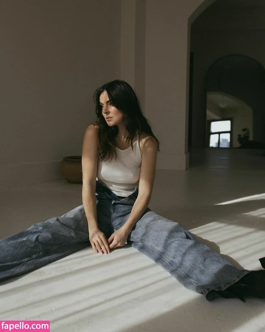 Serinda Swan / serindaswan Onlyfans Photo Gallery 