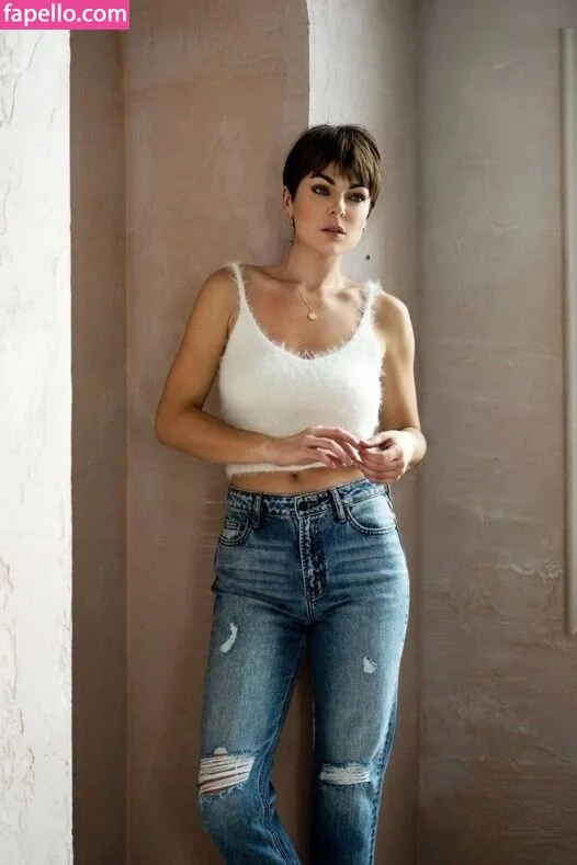 Serinda Swan / serindaswan Onlyfans Photo Gallery 