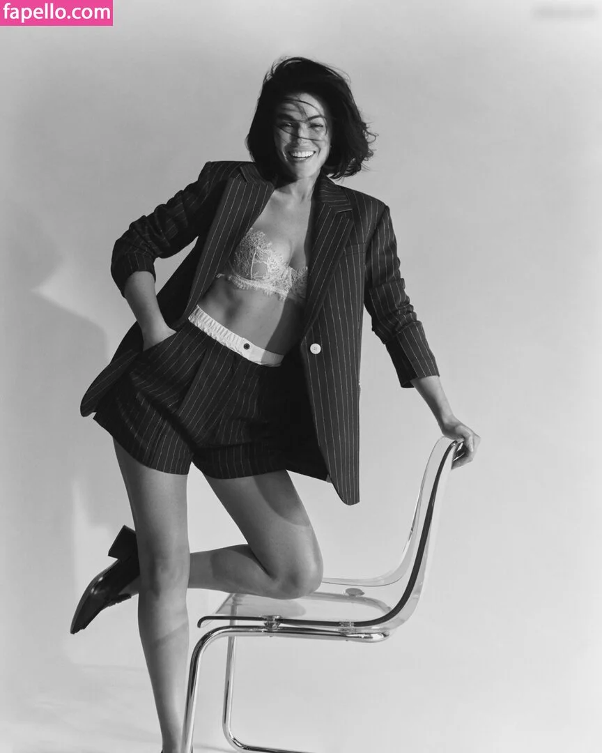 Serinda Swan / serindaswan Onlyfans Photo Gallery 