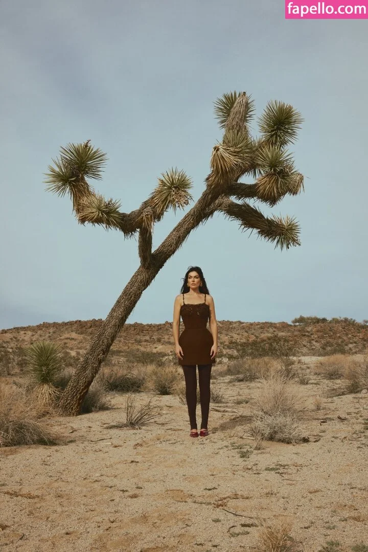 Serinda Swan / serindaswan Onlyfans Photo Gallery 