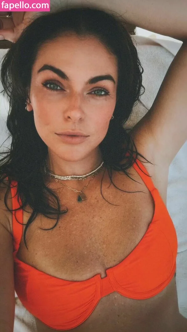Serinda Swan / serindaswan Onlyfans Photo Gallery 