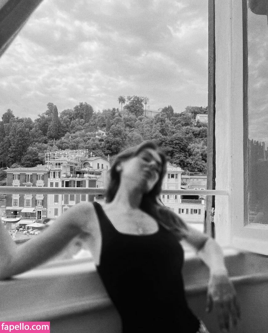 Serinda Swan / serindaswan Onlyfans Photo Gallery 