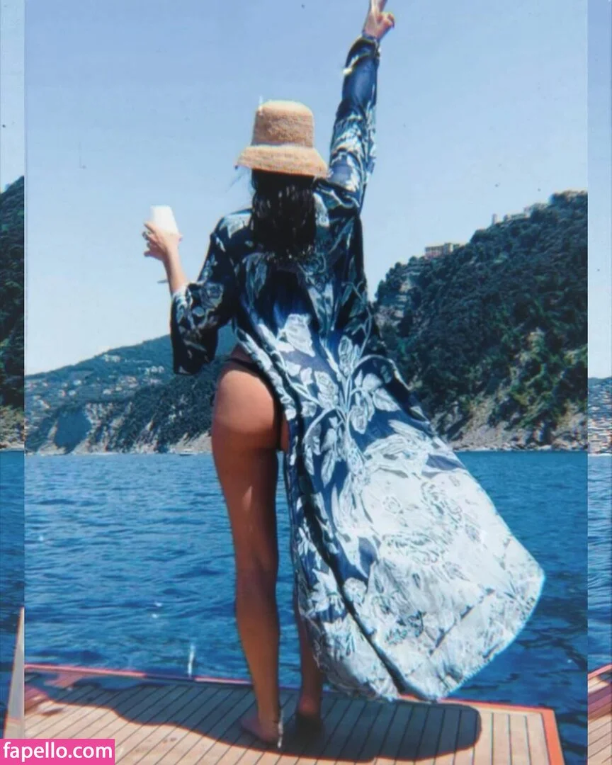 Serinda Swan / serindaswan Onlyfans Photo Gallery 