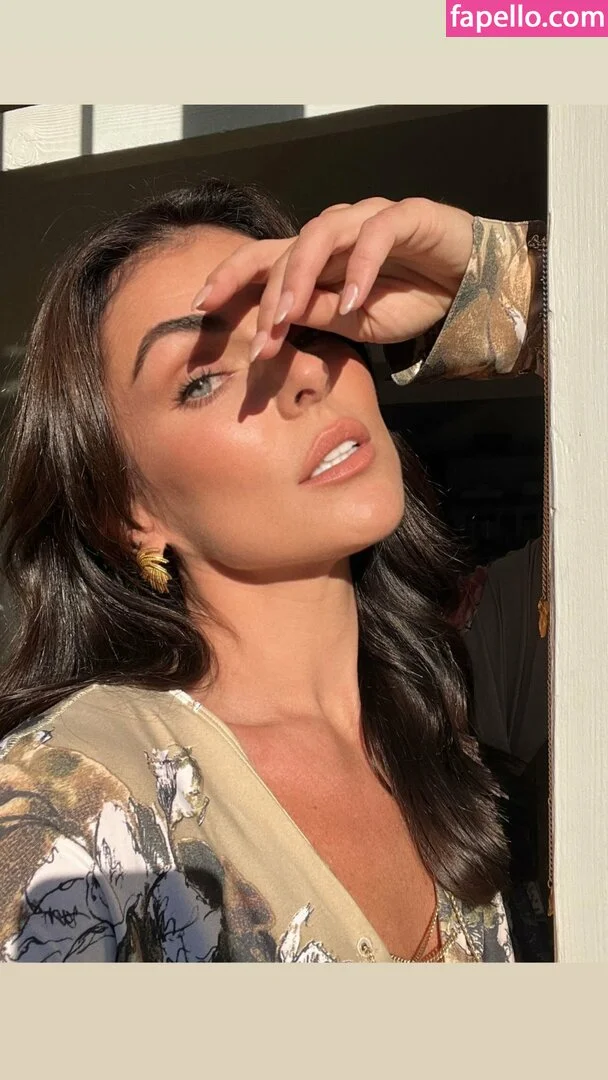 Serinda Swan / serindaswan Onlyfans Photo Gallery 