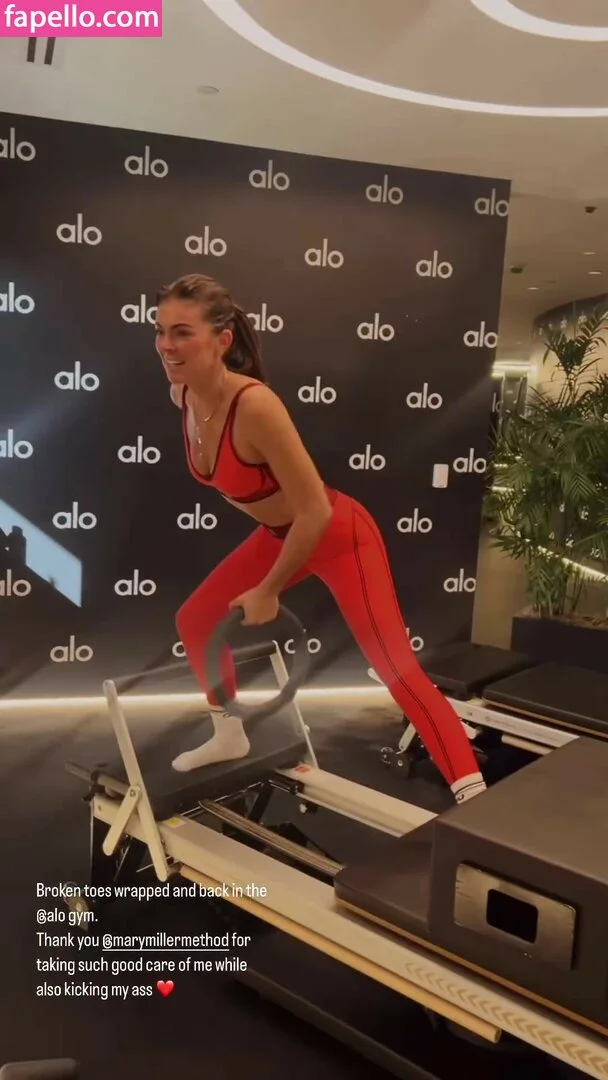 Serinda Swan / serindaswan Onlyfans Photo Gallery 