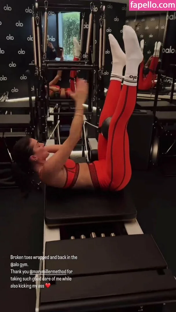 Serinda Swan / serindaswan Onlyfans Photo Gallery 