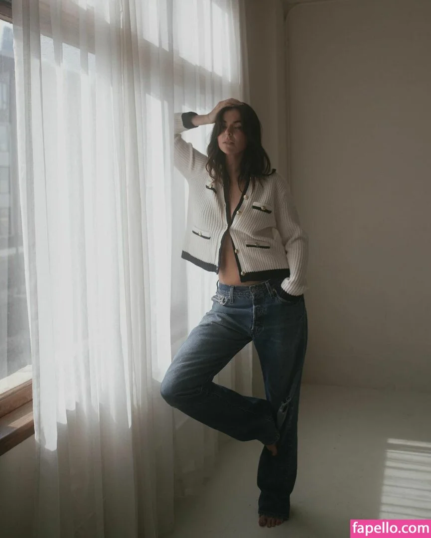 Serinda Swan / serindaswan Onlyfans Photo Gallery 