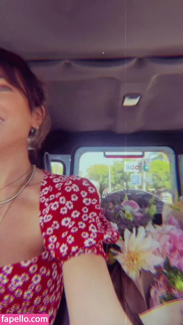 Serinda Swan / serindaswan Onlyfans Photo Gallery 