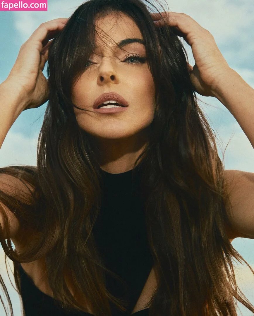 Serinda Swan / serindaswan Onlyfans Photo Gallery 