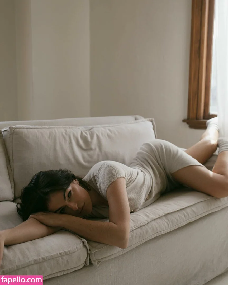 Serinda Swan / serindaswan Onlyfans Photo Gallery 