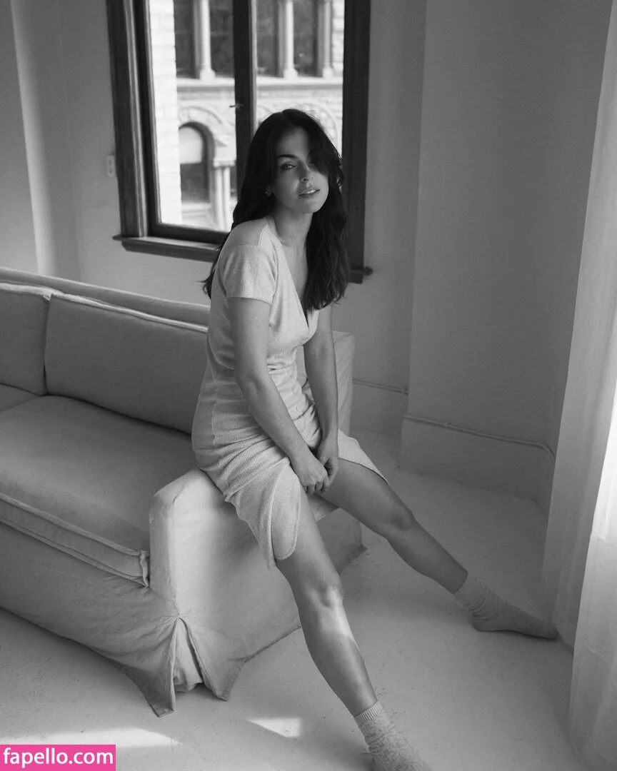 Serinda Swan / serindaswan Onlyfans Photo Gallery 