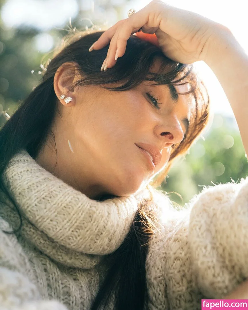 Serinda Swan / serindaswan Onlyfans Photo Gallery 