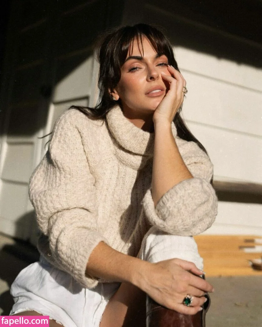 Serinda Swan / serindaswan Onlyfans Photo Gallery 