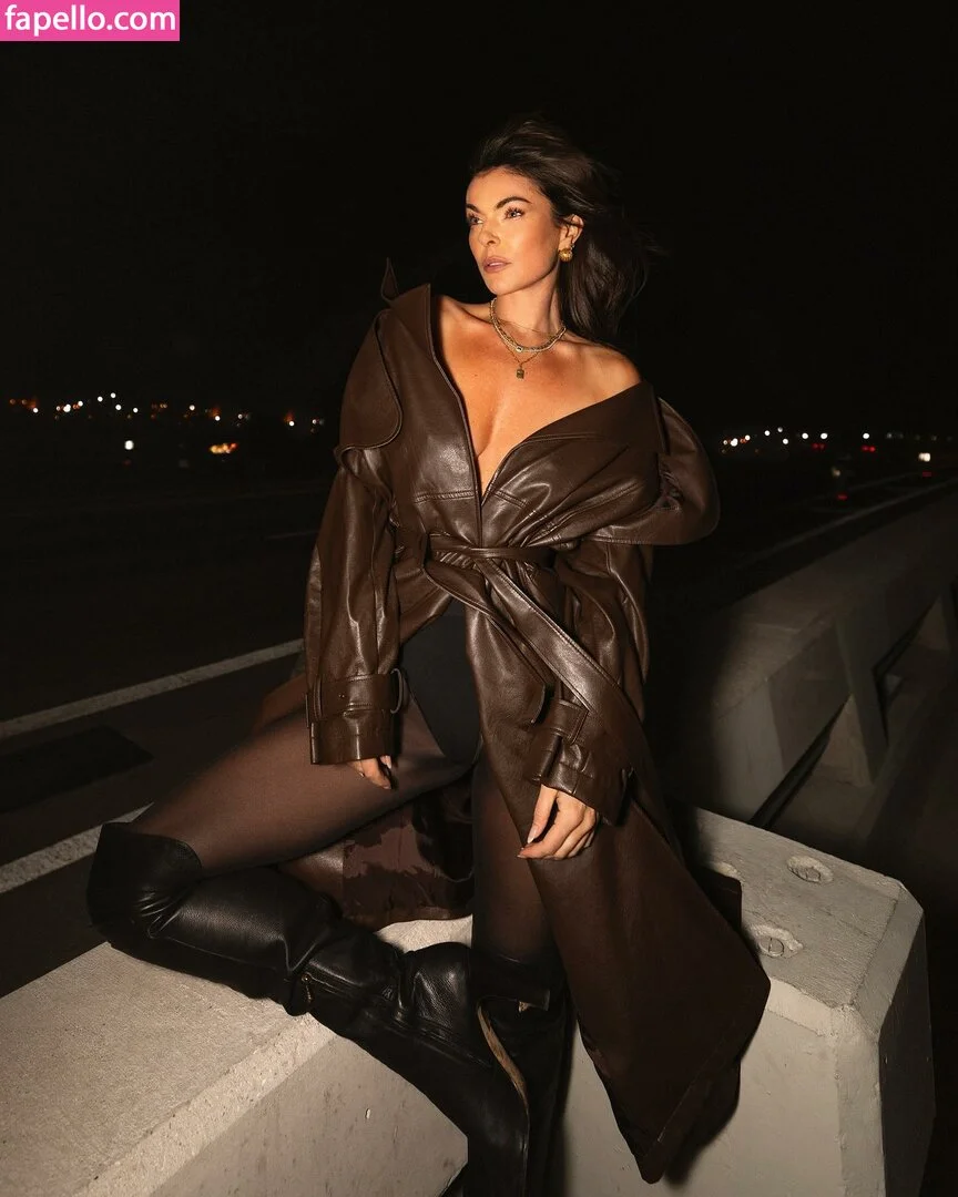 Serinda Swan / serindaswan Onlyfans Photo Gallery 