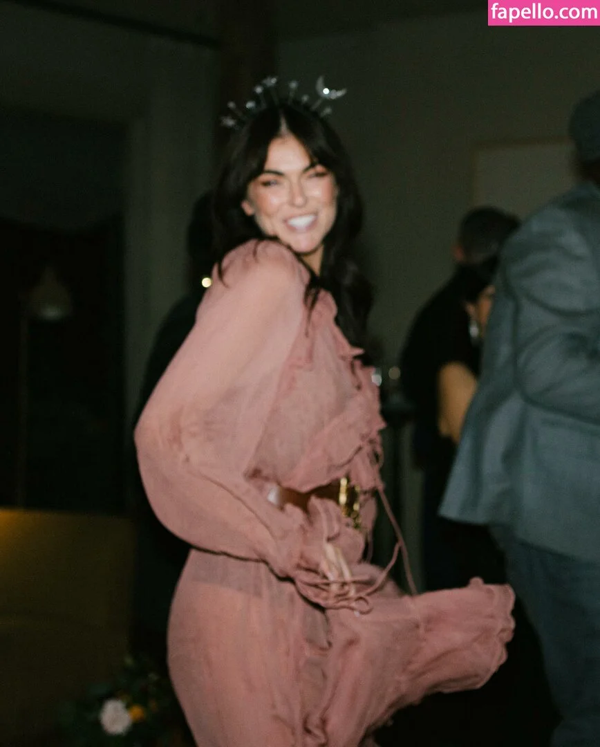 Serinda Swan / serindaswan Onlyfans Photo Gallery 