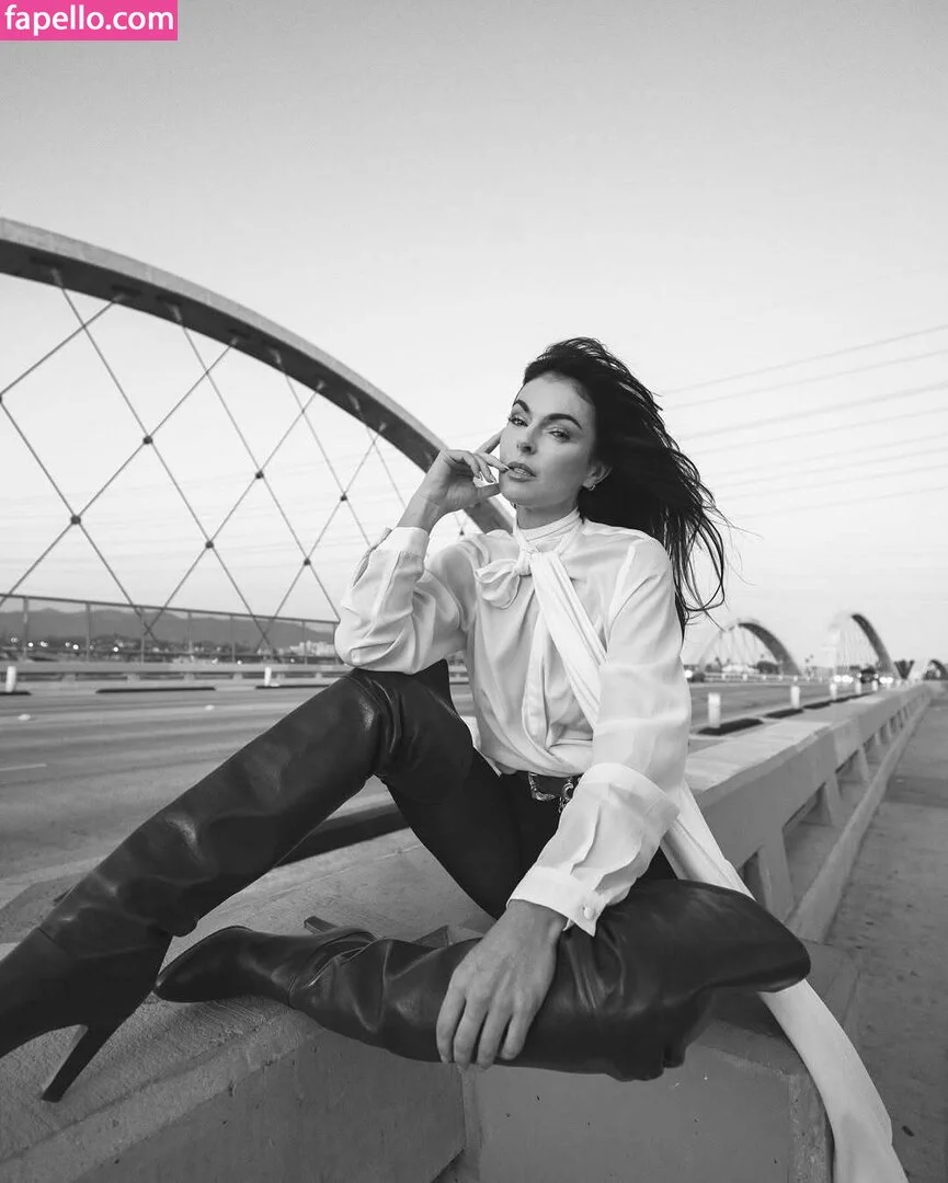 Serinda Swan / serindaswan Onlyfans Photo Gallery 