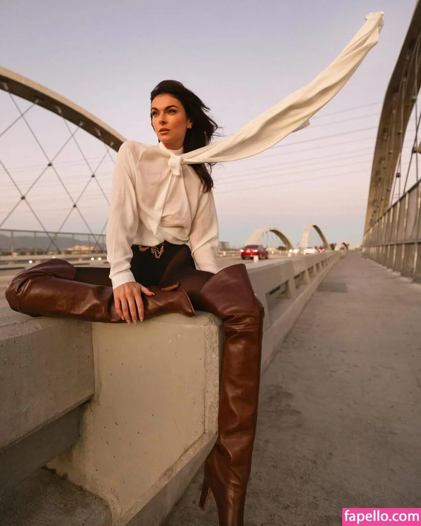 Serinda Swan / serindaswan Onlyfans Photo Gallery 