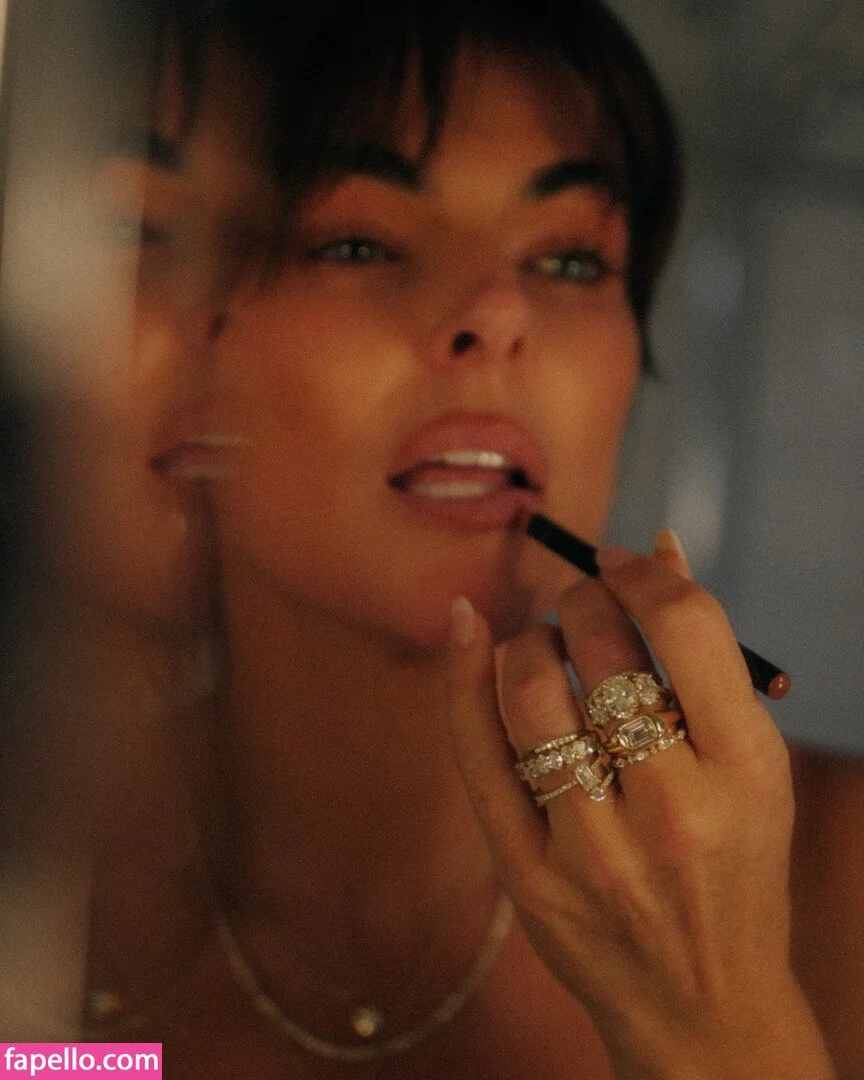 Serinda Swan / serindaswan Onlyfans Photo Gallery 