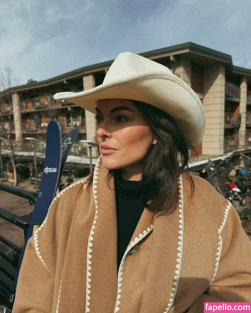 Serinda Swan / serindaswan Onlyfans Photo Gallery 