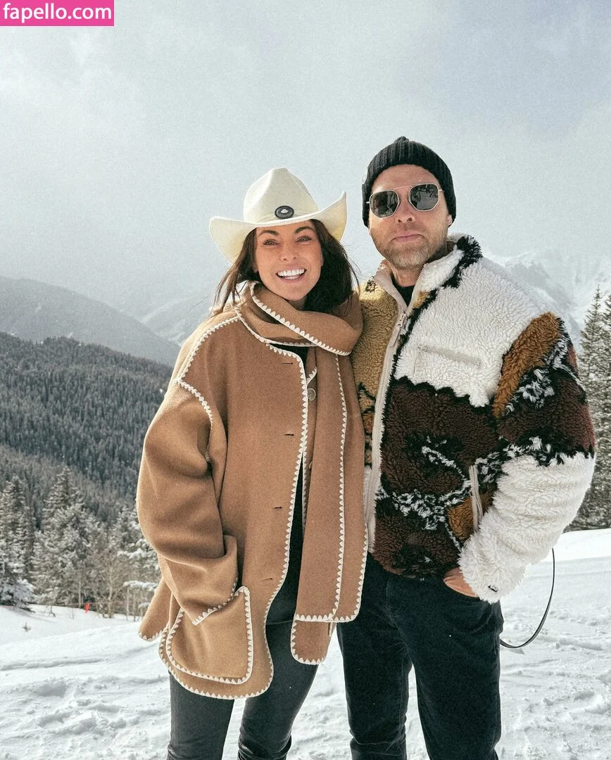 Serinda Swan / serindaswan Onlyfans Photo Gallery 