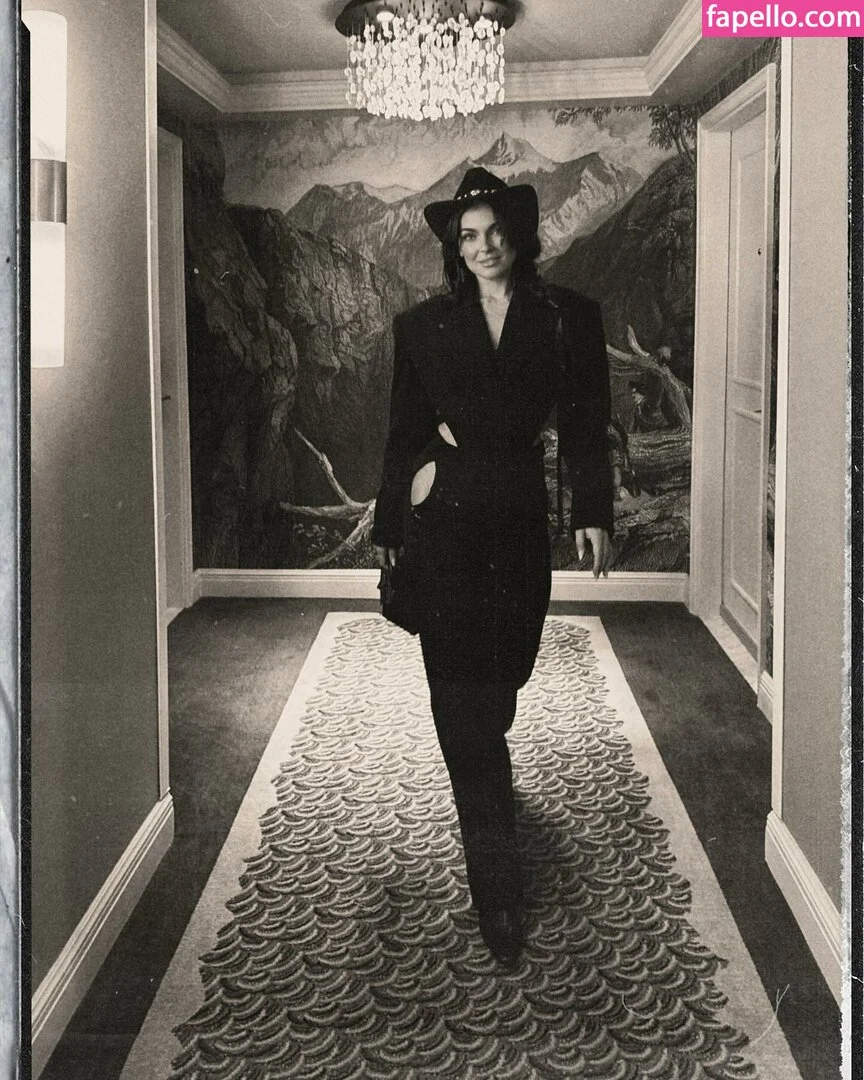 Serinda Swan / serindaswan Onlyfans Photo Gallery 