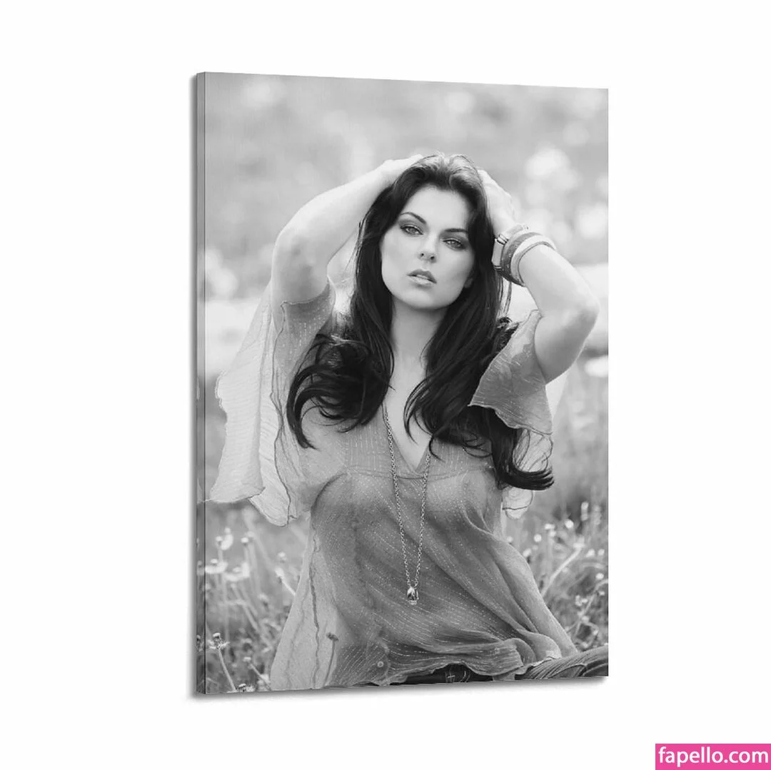 Serinda Swan / serindaswan Onlyfans Photo Gallery 