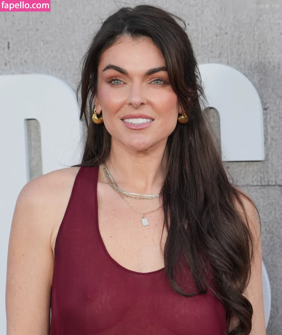 Serinda Swan / serindaswan Onlyfans Photo Gallery 