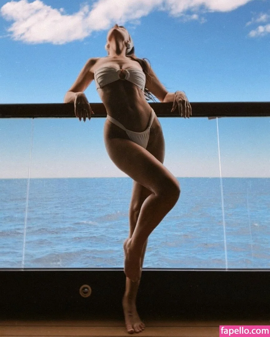 Serinda Swan / serindaswan Onlyfans Photo Gallery 