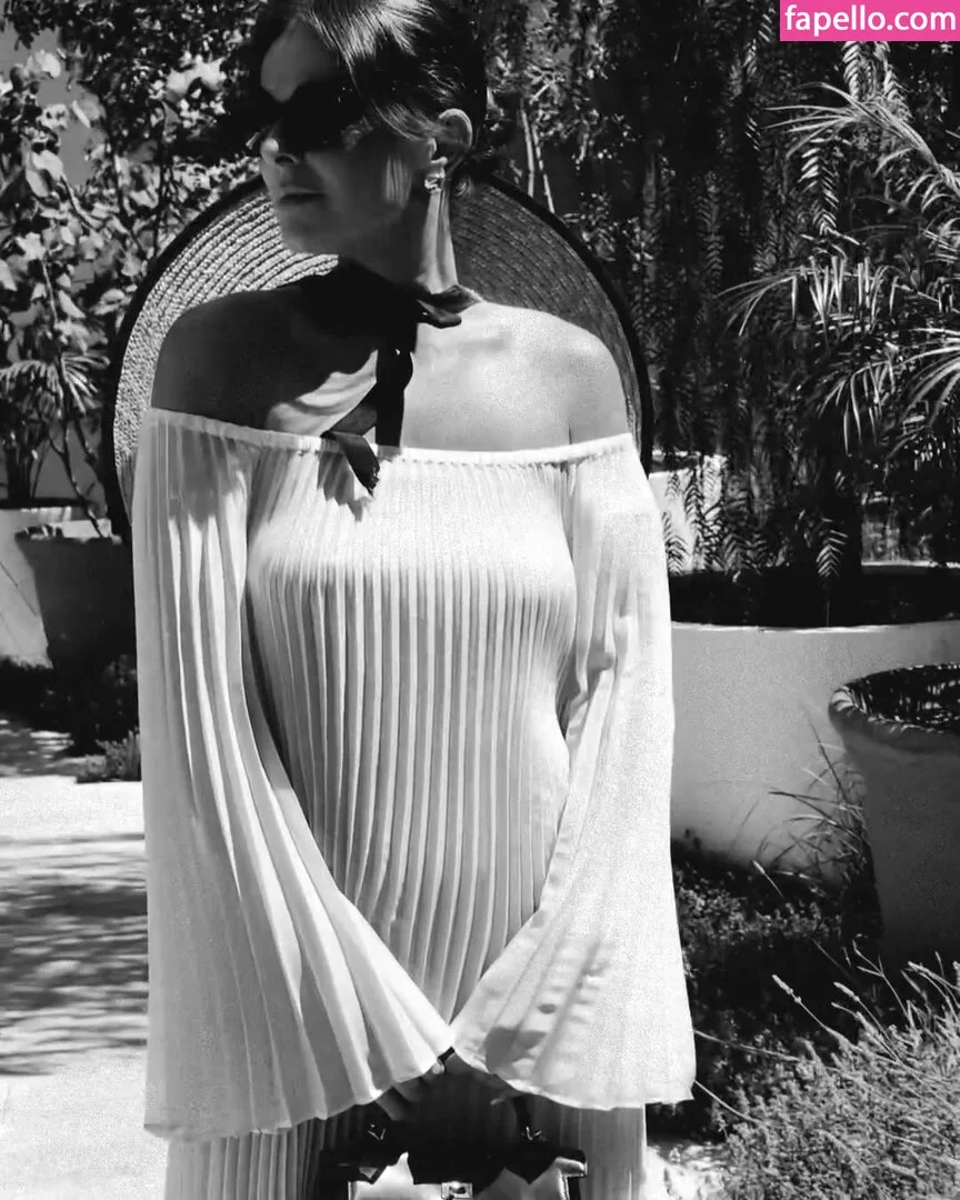 Serinda Swan / serindaswan Onlyfans Photo Gallery 