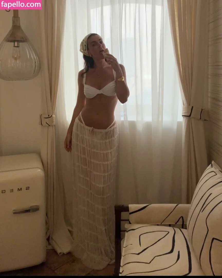 Serinda Swan / serindaswan Onlyfans Photo Gallery 