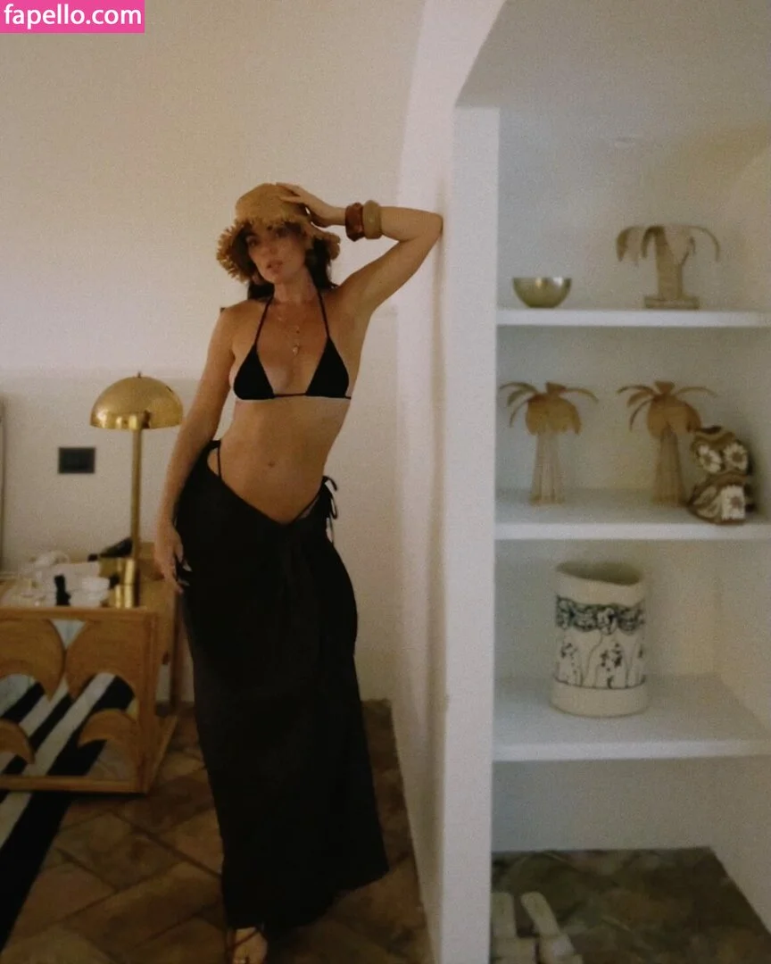 Serinda Swan / serindaswan Onlyfans Photo Gallery 