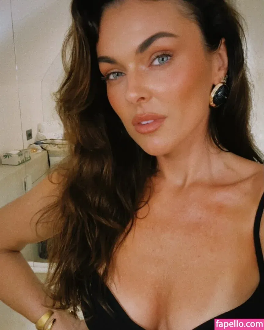 Serinda Swan / serindaswan Onlyfans Photo Gallery 