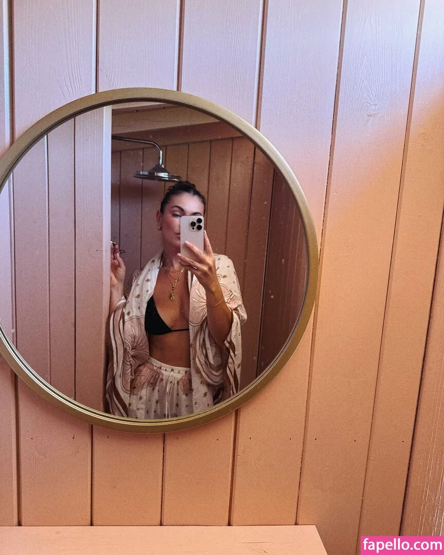 Serinda Swan / serindaswan Onlyfans Photo Gallery 