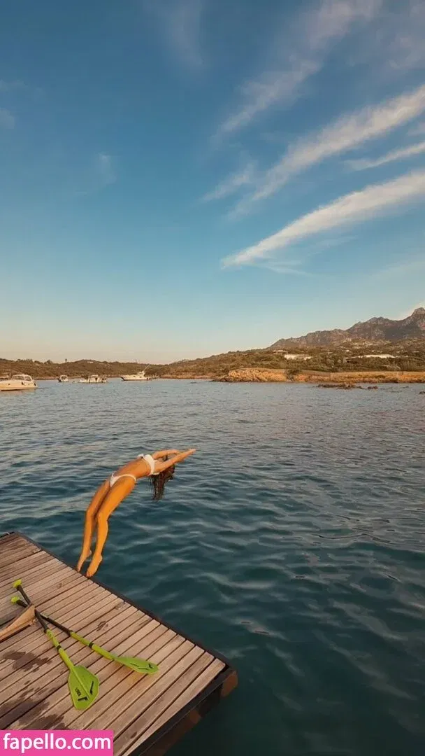 Serinda Swan / serindaswan Onlyfans Photo Gallery 