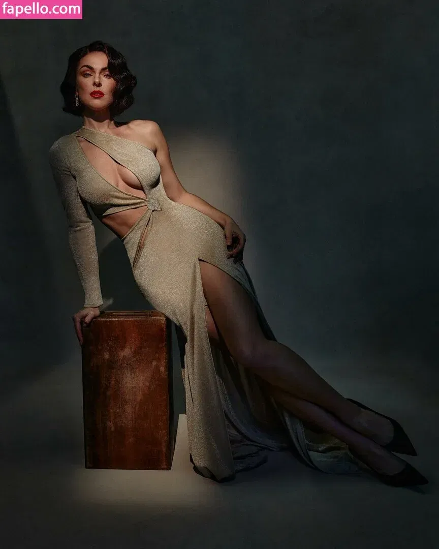 Serinda Swan / serindaswan Onlyfans Photo Gallery 