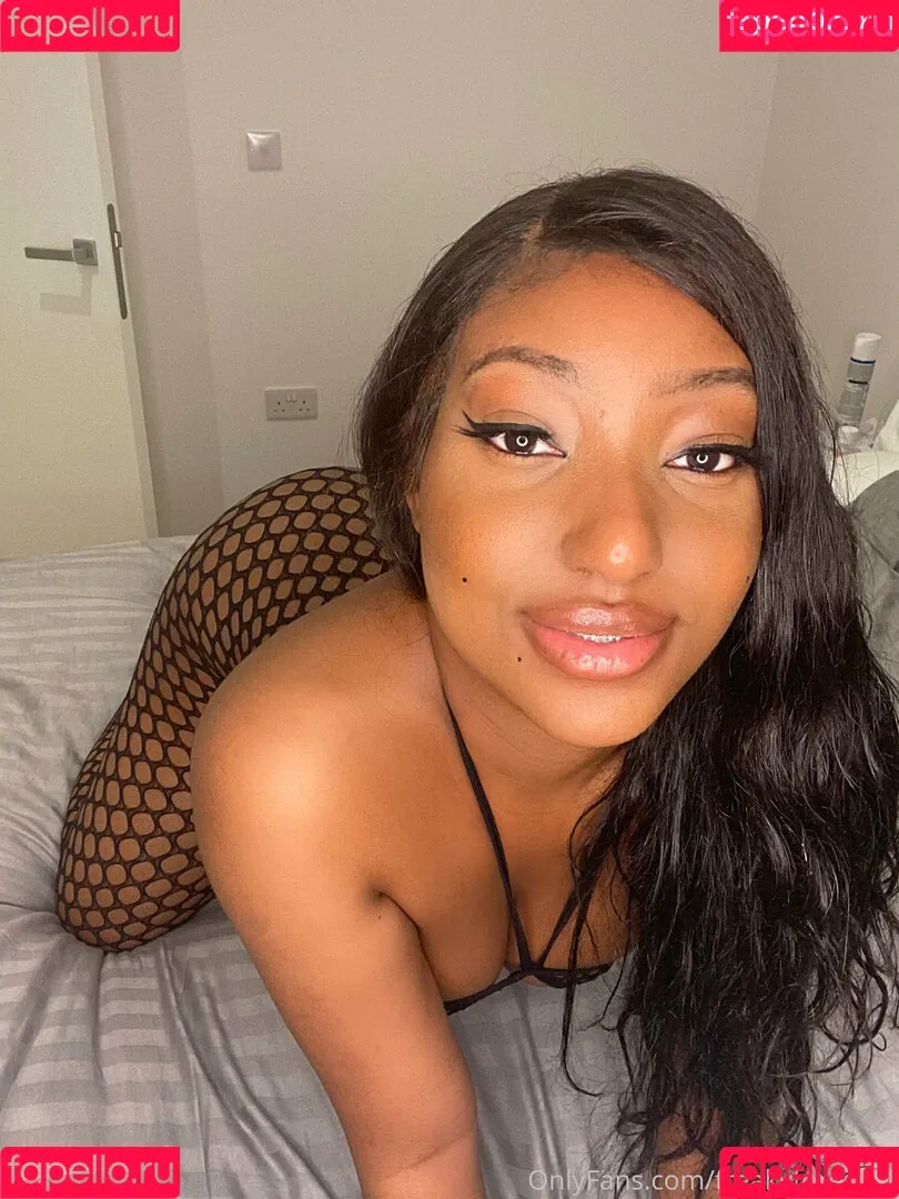 freakyfaie / freakyforeign2 Onlyfans Photo Gallery 