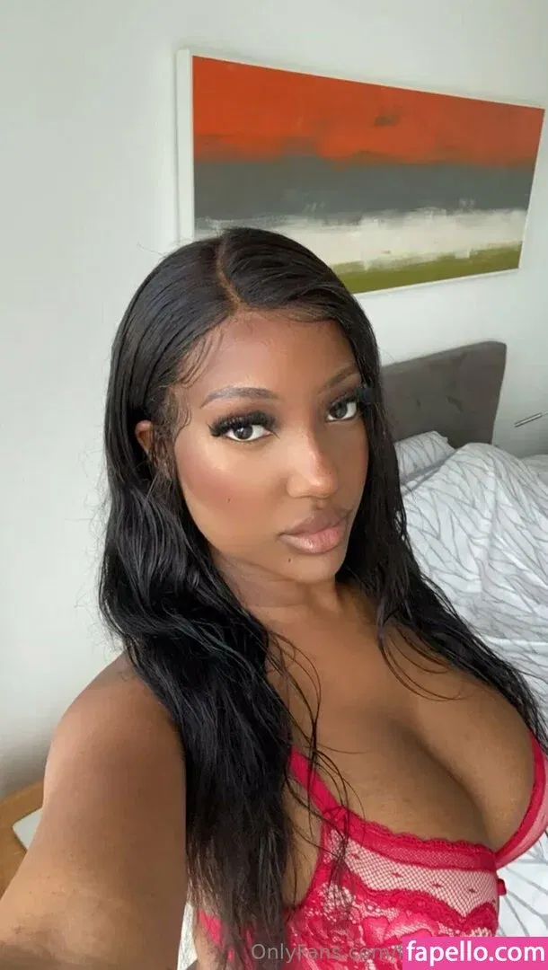 freakyfaie / freakyforeign2 Onlyfans Photo Gallery 