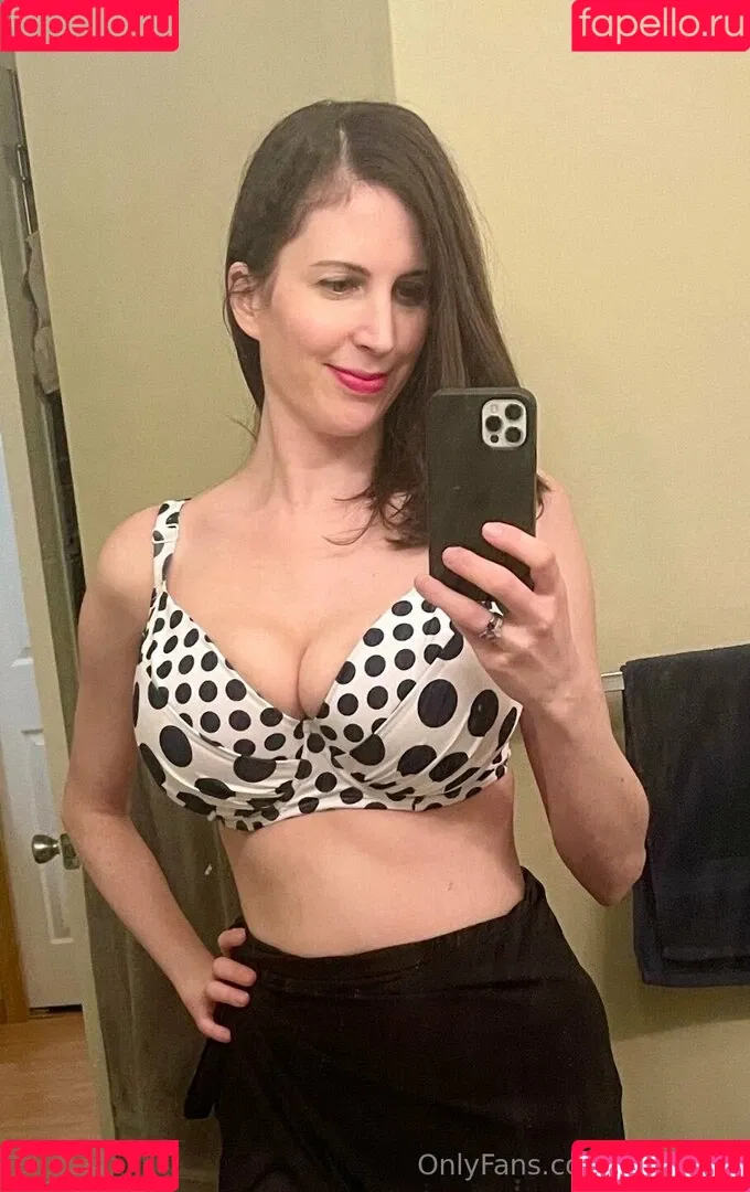 Katie / Lillian Faye / Lori Taylor / LoriGG / https: / loritaylor / lotayray44 Onlyfans Photo Gallery 