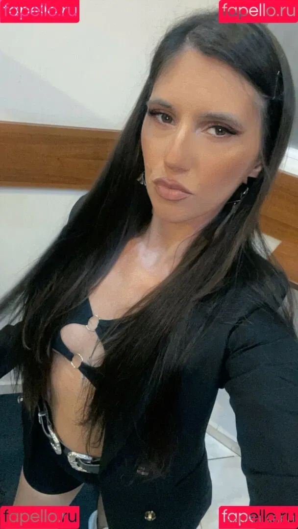 isabella.bru / isabellabru Onlyfans Photo Gallery 