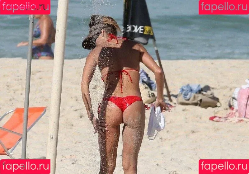 Deborah Secco / dedesecco Onlyfans Photo Gallery 